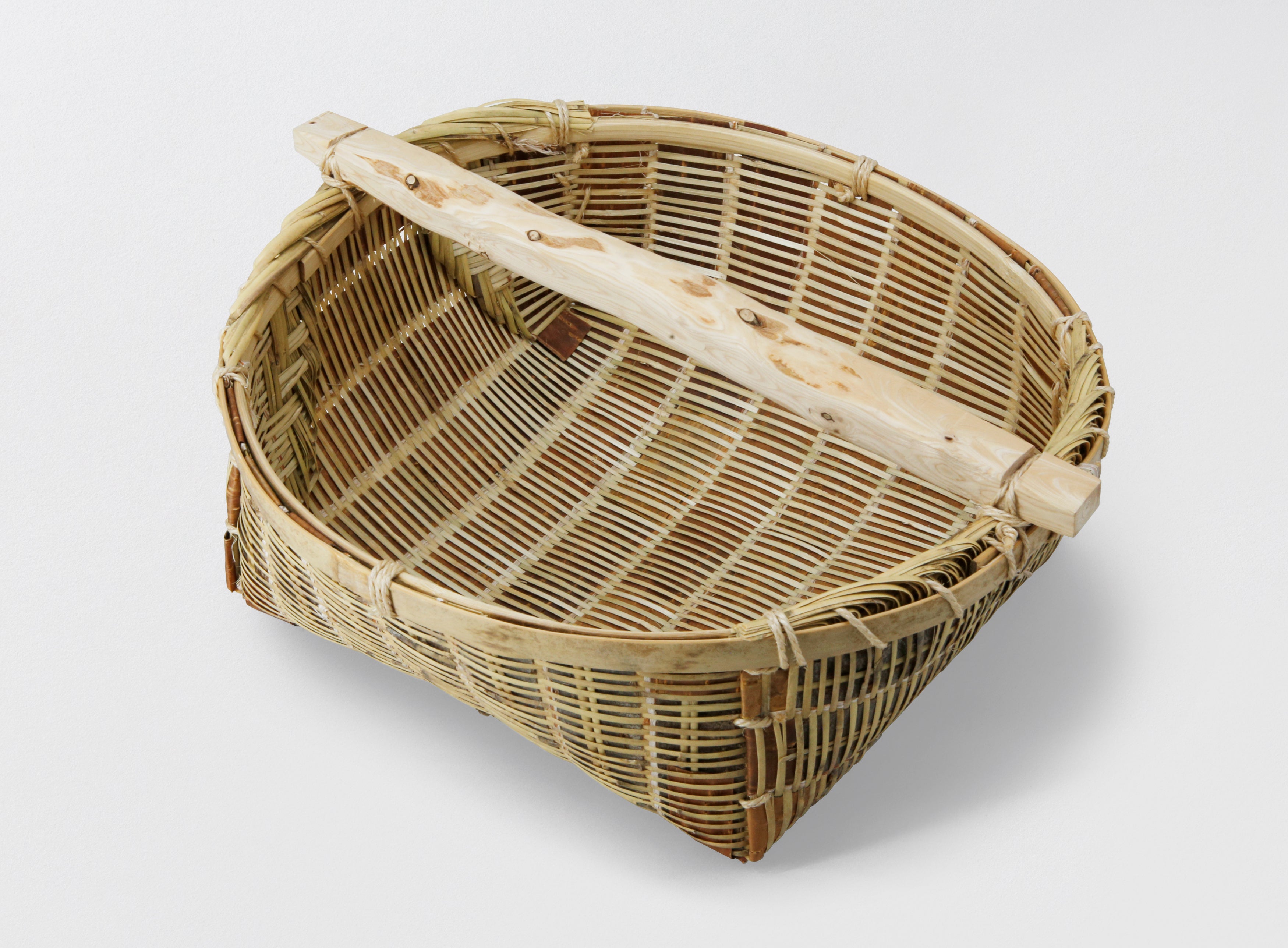 カゴ　取手付き　虎竹　美品 カゴ取手付き虎竹美品