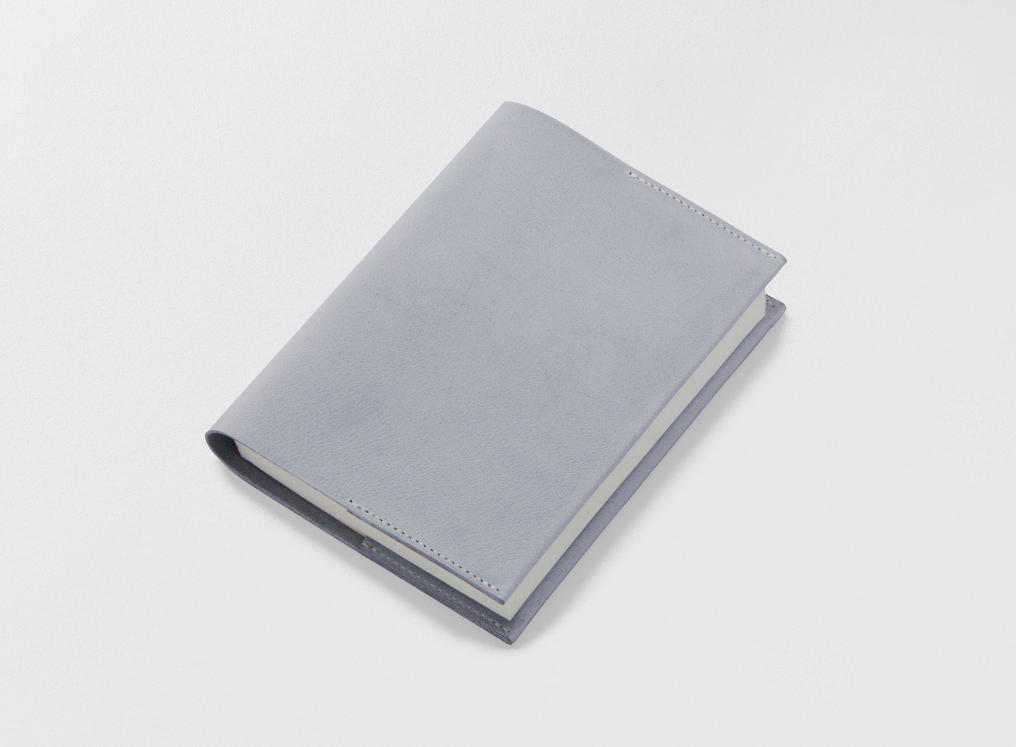 文庫本サイズのブックカバー REEL（リール）革小物